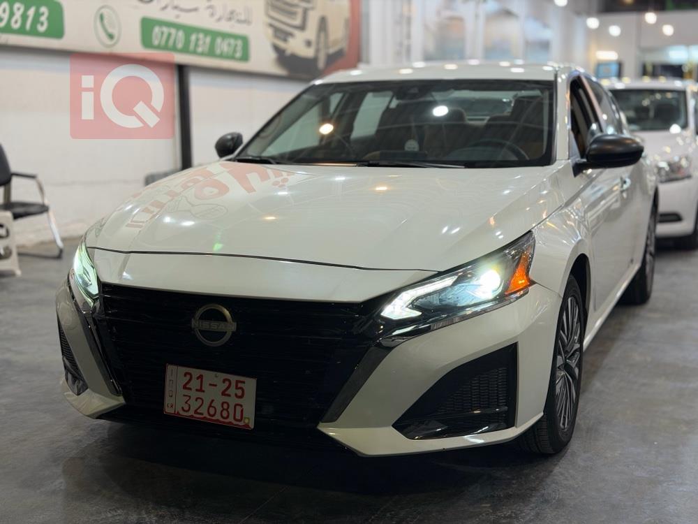 نيسان ألتيما